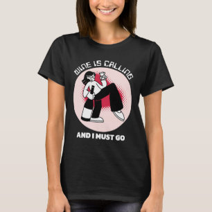 Camiseta O vinho está chamando e eu preciso ir Humor de B