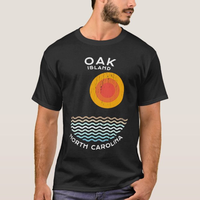 Camiseta Oak Island NC Summertime Vacationing Squiggly Wave (Frente)