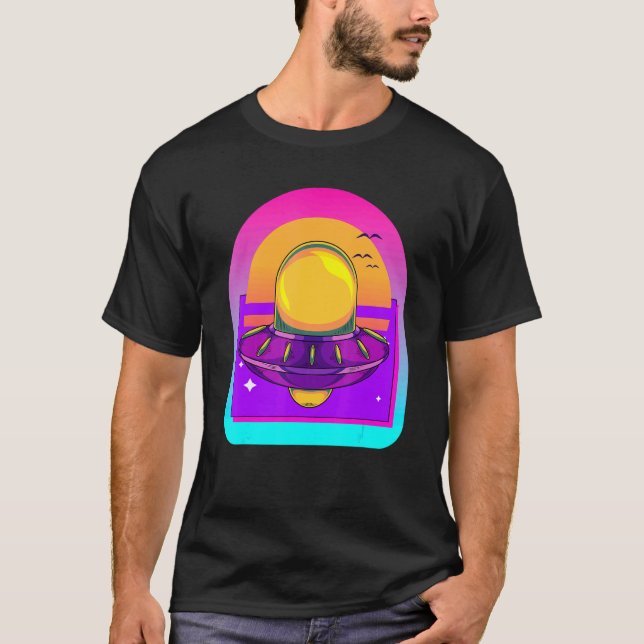 Camiseta Objeto Voador Não Identificado de Vaporwave Sci Fi (Frente)