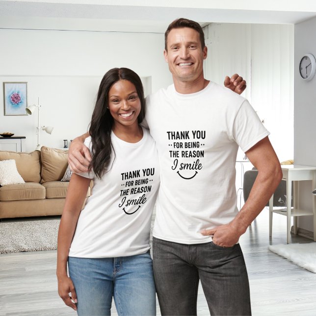 Camiseta Obrigado por ser a razão de eu sorrir amigos (Criador carregado)