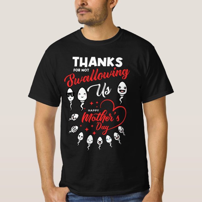 Camiseta Obrigados Por Não Nos Engolir Fa De Dia de as mães (Frente)