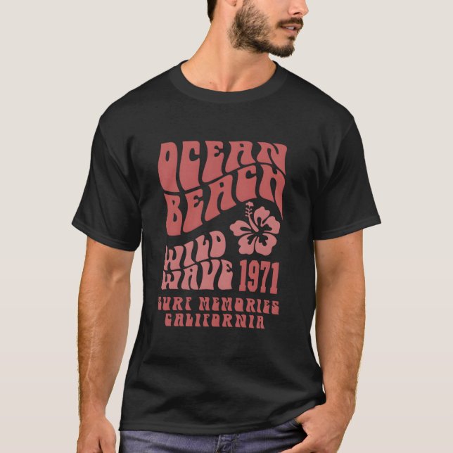 Camiseta Ocean Beach Wild Wave Surf Aesthetic Words On Back (Frente)