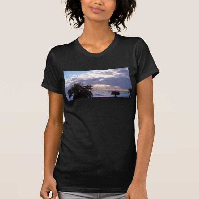 Camiseta Oceano iluminado de manhã cedo (Frente)