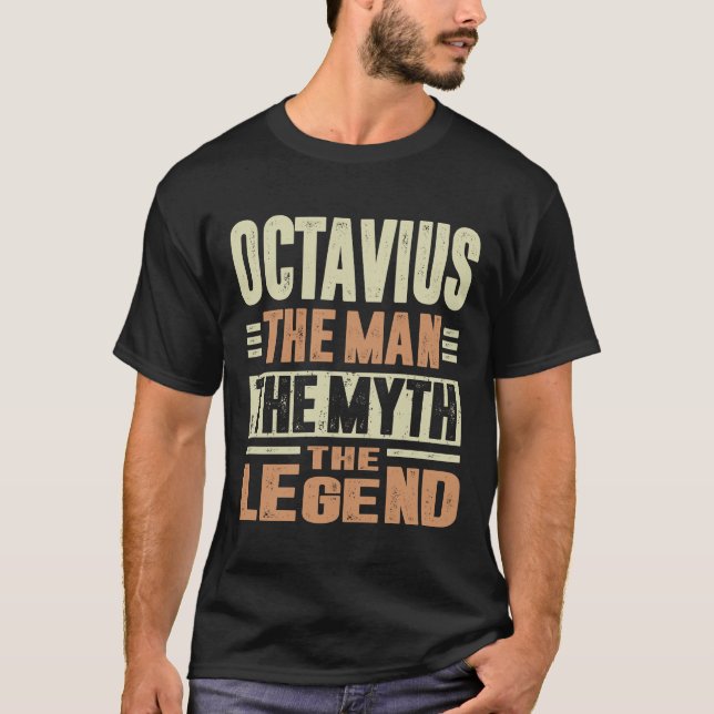Camiseta Octavius O Homem O Mito (Frente)