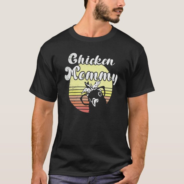 Camiseta Óculos de Mãe Frango Sunset Retro Cheeky Chicken (Frente)