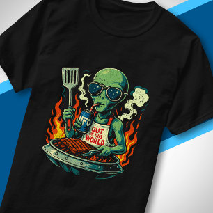 Camiseta Óculos de Sol Churrasco OVNI Alien Verde Retrô Div