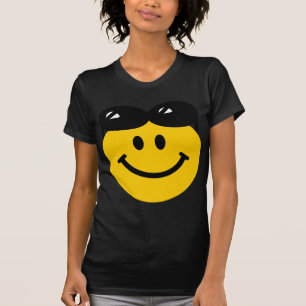 Camiseta Óculos de sol empoleirados sobre a cara principal