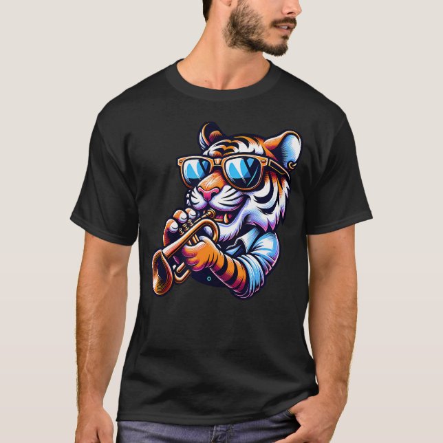 Camiseta Óculos de Sol Tigre Tocando Trompete Com Estilo (Frente)
