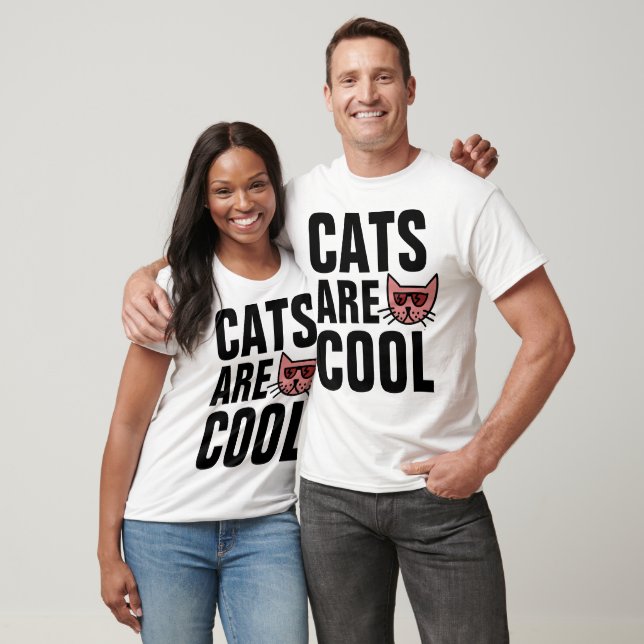 Camiseta Óculos de sol vestidos, GATOS SÃO T-shirts LEGAL (Unissex)