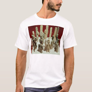Camiseta Oferecimento de dezesseis figuras masculinas, do
