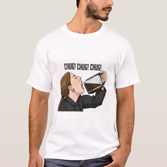 Camiseta Office Woman Chugging Coffee From Pot Humor (Frente)