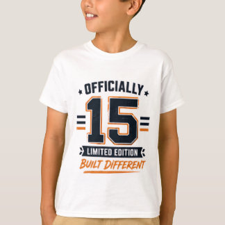 Camiseta Oficialmente 15 Edição Limitada Construída Diferen