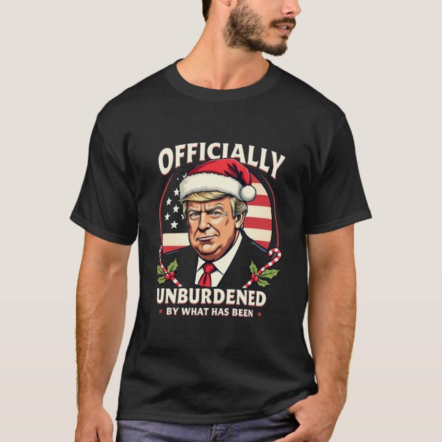 Camiseta Oficialmente Dessobrecarregado Pelo Que Foi Trump  (Frente)