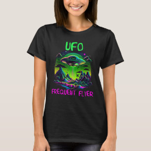 Camiseta OFO (Frequent Flyer Funny Retro Colorful 80s Alien