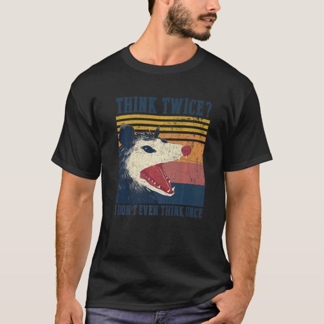 Camiseta Ogambm pensa duas vezes que nem sequer penso uma v (Frente)