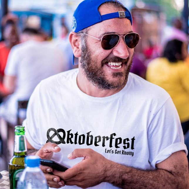 Camiseta Oktoberfest Vamos Get Knotty Typografia Funny Pun (Oktoberfest Let's Get Knotty Typography Funny Pun T-Shirt)