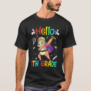 Camiseta Olá, 7º ano, preguiça fazendo dab de volta às aula