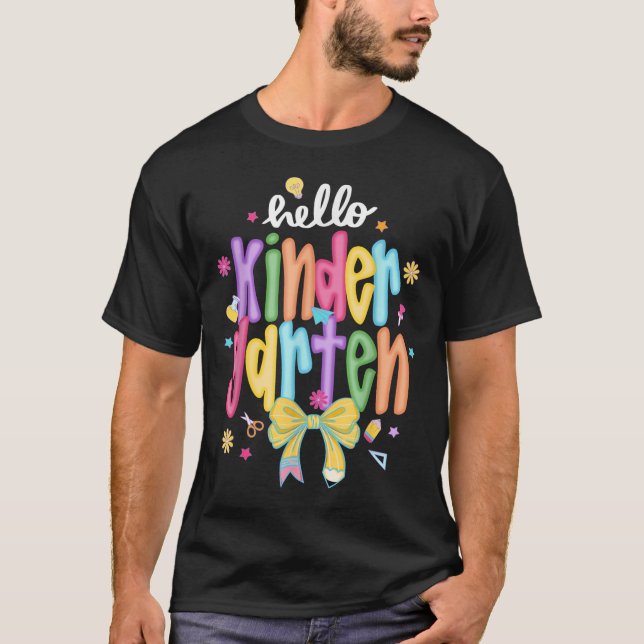 Camiseta Olá Kindergarten Team Kinder De Volta Ao Teac Da E (Frente)