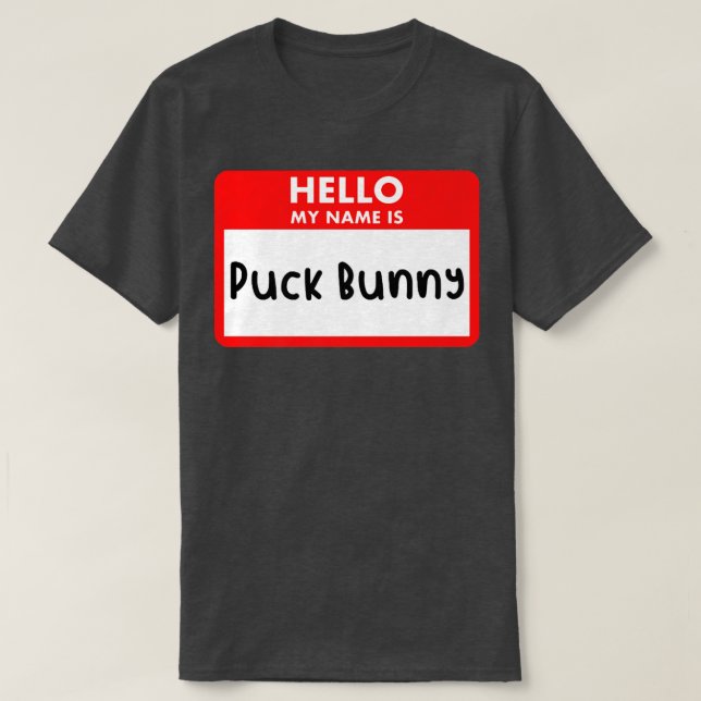 Camiseta Olá Meu Nome Puck Bunny Ice Hockey Graphic Novelt (Frente do Design)