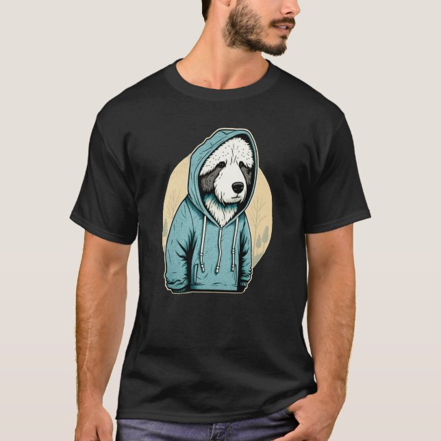 Camiseta Old English Sheepdog in Hoodie  Woods Chill (Frente)
