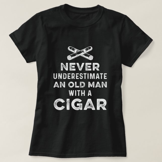 Camiseta Old Man Cigar Smoker Humidor Tobacco Cigars Lover  (Frente do Design)