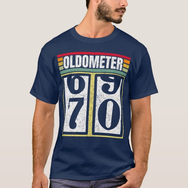 Camiseta Oldometer 6970 Years Old Automotive Enthusiasts B  (Frente)