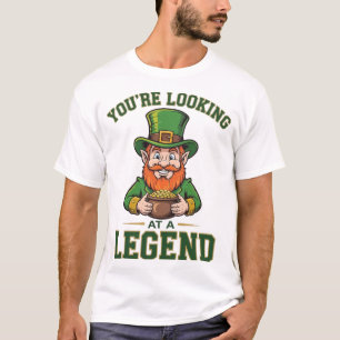 Camiseta Olhando Para Uma Lenda Sortuda E Orgulhosa