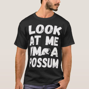 Camiseta Olhe bem para mim sou um Dia de as Bruxas engraçad