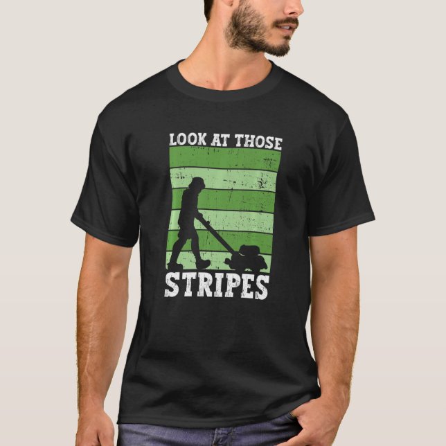 Camiseta Olhe Para Aquelas Bandas De Pai De Corte (Frente)