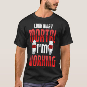 Camiseta Olhe para fora Mortal Estou trabalhando em soldadu