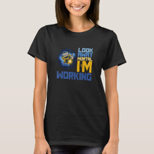 Camiseta Olhe para fora Mortal Estou trabalhando soldado di
