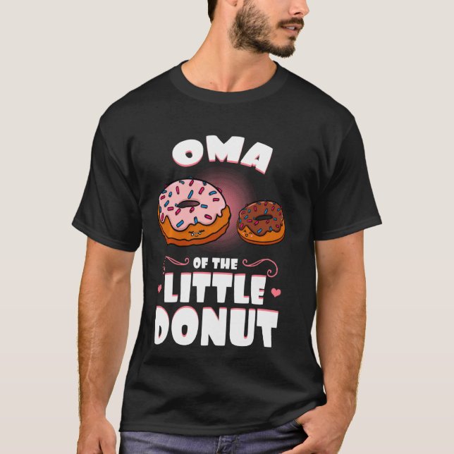 Camiseta Oma Do Pequeno Gênero Rosquinha Revela Chá de fral (Frente)