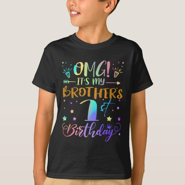 Camiseta Omg É O primeiro aniversario Dos Meus Irmãos, Doce (Frente)