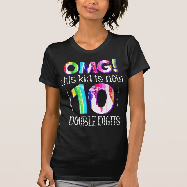 Camiseta OMG! Esta Criança Agora Tem 10 Dígitos Duplos De P (Frente)