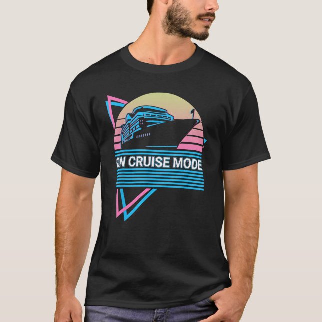 Camiseta On Cruise Mode On Cruise Mode Cruising Retro (Frente)