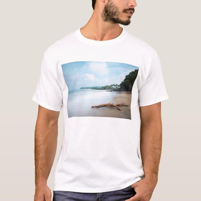 Camiseta Ondas de oceano no Sandy Beach (Frente)