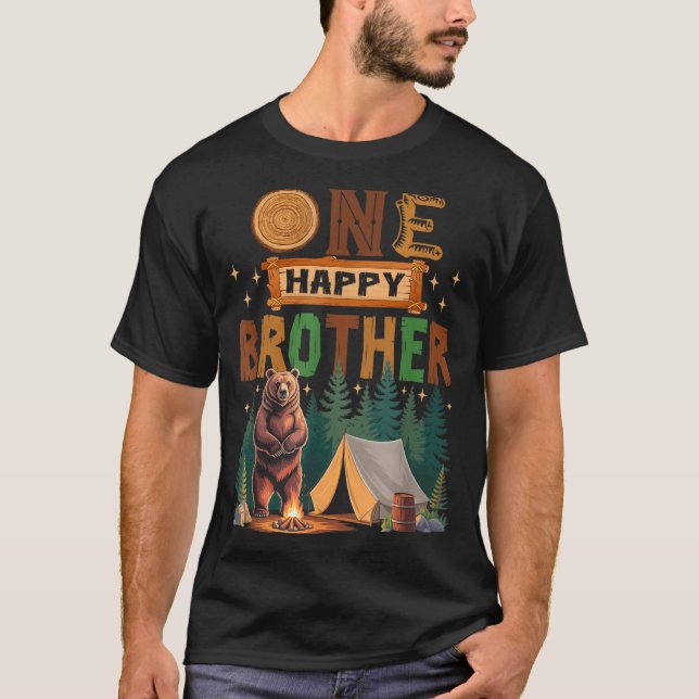 Camiseta One Happy Brother Camper 1st Birthday Camng Bear  (Frente)