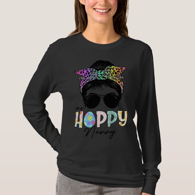 Camiseta One Hoppy Nanny Leopard Messy Bun Easter Day (Frente)