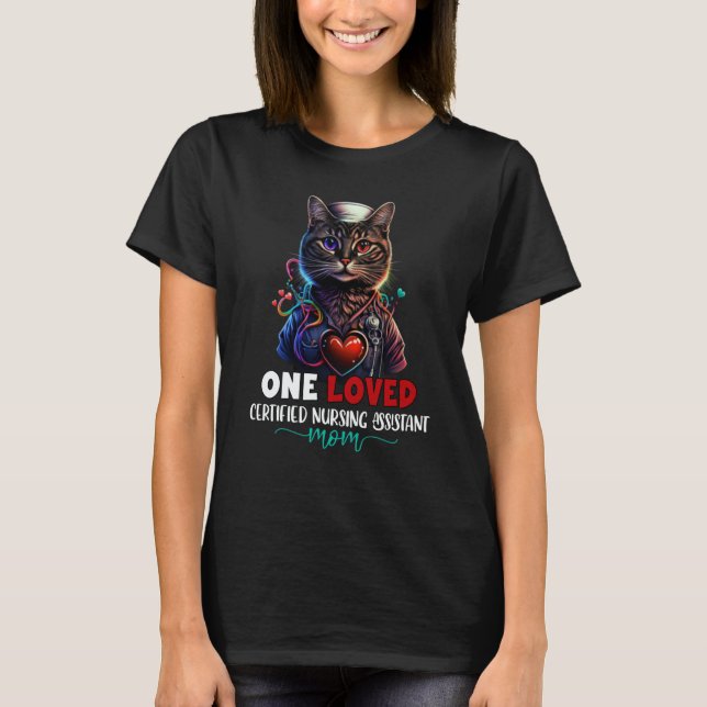 Camiseta One Loved Certified Nursing Assistant Mom Cat Moth (Frente)