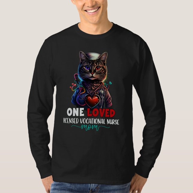 Camiseta One Loved Licensed Vocational Nurse LVN Mom Cat Mo (Frente)