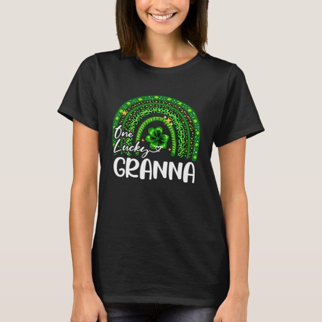 Camiseta One Lucky Granna  Shamrock Rainbow St Patrick s Da (Frente)