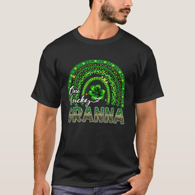 Camiseta One Lucky Granna  Shamrock Rainbow St Patrick s Da (Frente)