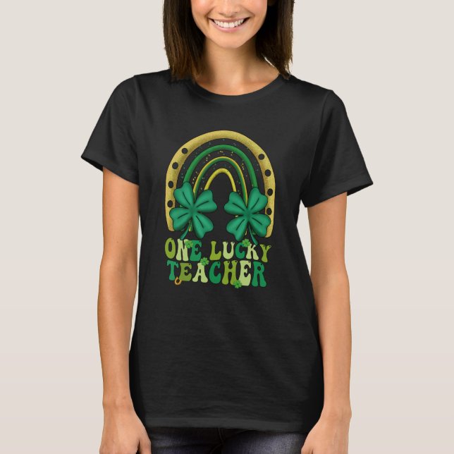 Camiseta One Lucky Teacher Groovy Retro Rainbow St Patricks (Frente)
