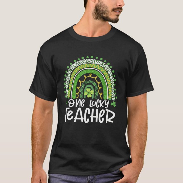 Camiseta One Lucky Teacher Rainbow Happy St Patricku2019s D (Frente)