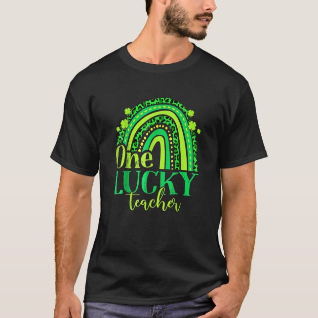 Camiseta One Lucky Teacher Rainbow St Patricku2019s Day App (Frente)