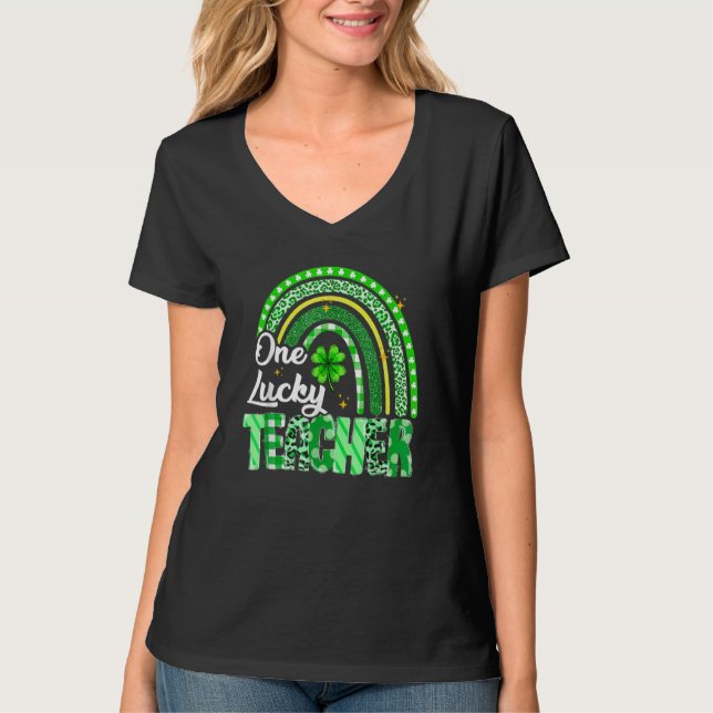 Camiseta One Lucky Teacher St Patrick's Day Rainbow Leopard (Frente)