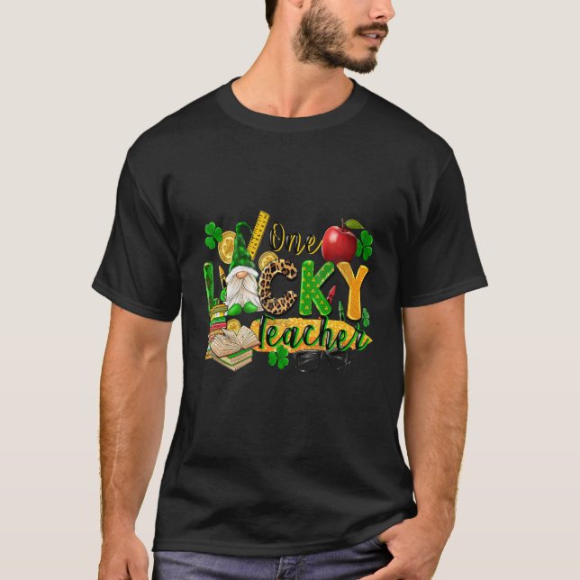 Camiseta One lucky Teacher Western St Patricks Day Gnome Ir (Frente)