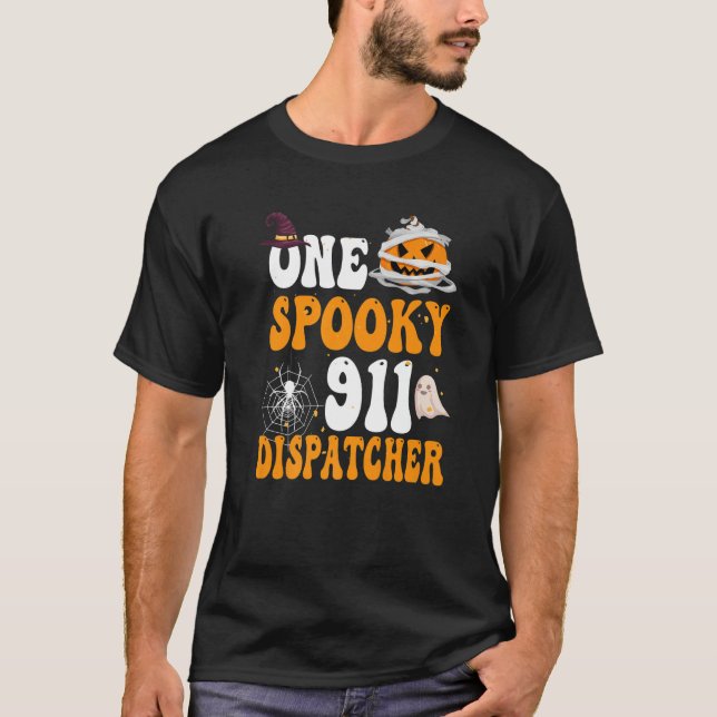 Camiseta One Spooky 911 Dispatcher Pumpkin Boos Halloween (Frente)