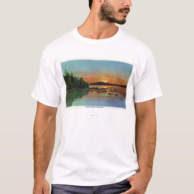 Camiseta Opinião de MaineSunset na montanha calva (Frente)