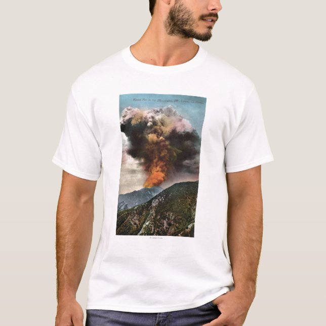 Camiseta Opinião do incêndio florestal nas montanhas (Frente)
